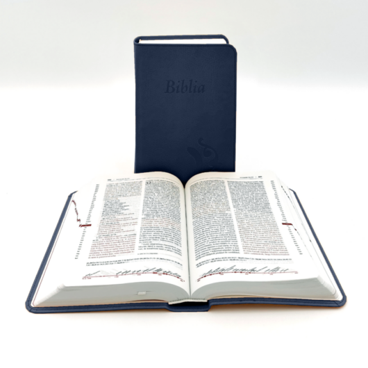 Középméretű, varrott, Sötétkék Károli Biblia 2.0