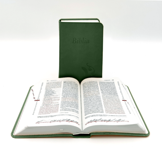 Középméretű, varrott, Sötétzöld Károli Biblia 2.0